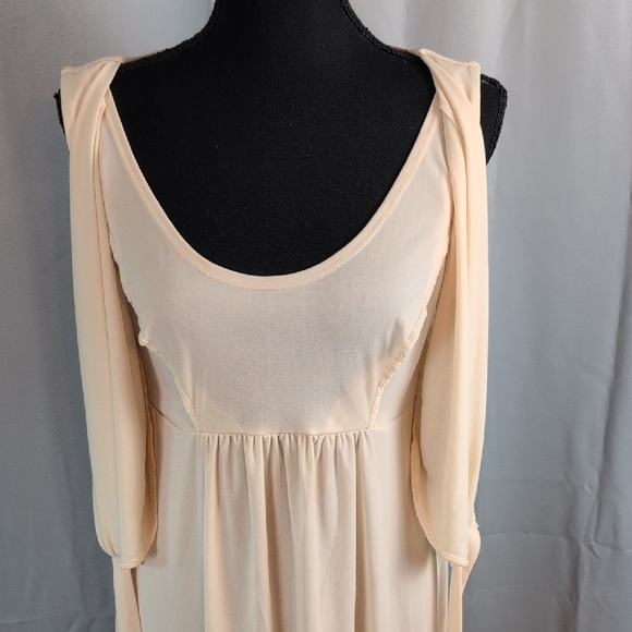 H&M Cream Maternity Maxi Dress - Picture 6 of 8